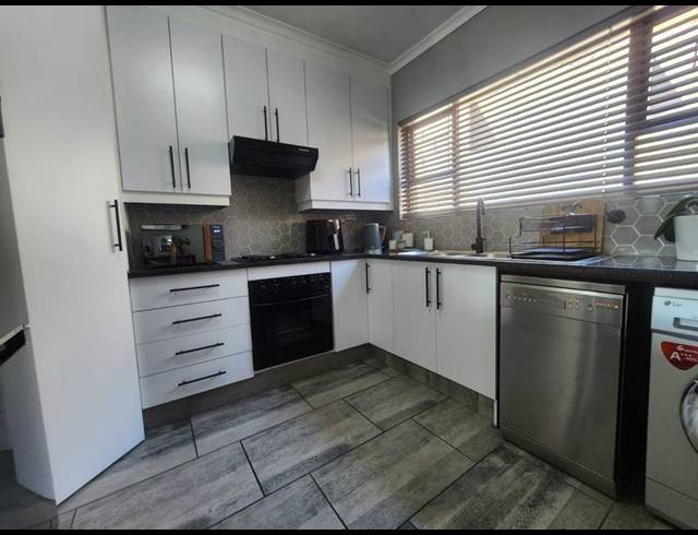 2 BEDROOM TOWNHOUSE FOR SALE IN MEYERSDAL